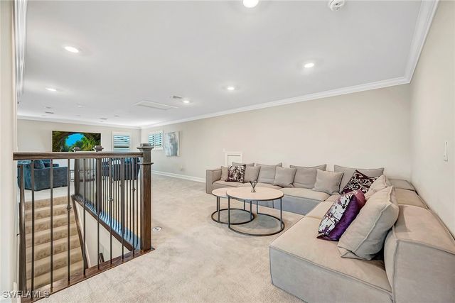 9574 Everglades DR, Naples, FL 34120