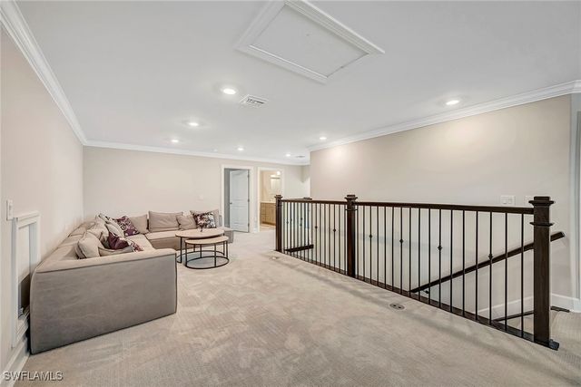 9574 Everglades DR, Naples, FL 34120