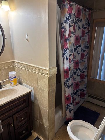 123 Buckingham St, Springfield, MA 01109