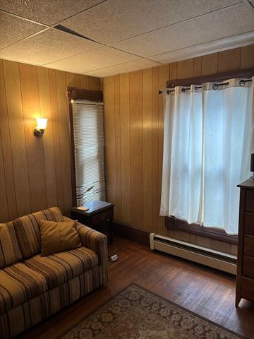 123 Buckingham St, Springfield, MA 01109