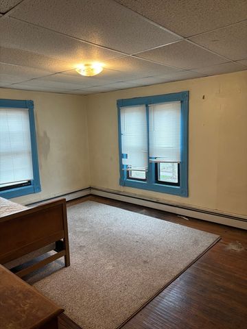 123 Buckingham St, Springfield, MA 01109