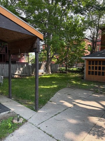 123 Buckingham St, Springfield, MA 01109