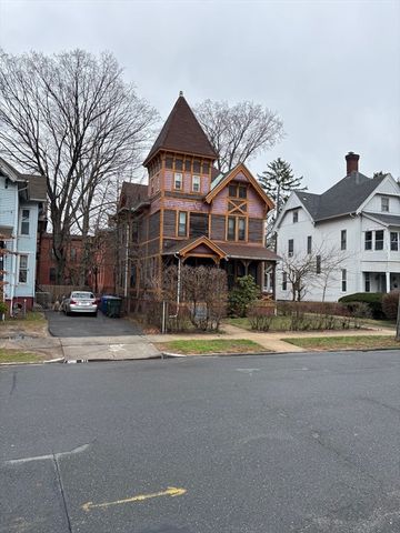 123 Buckingham St, Springfield, MA 01109