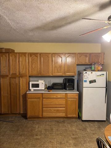 123 Buckingham St, Springfield, MA 01109