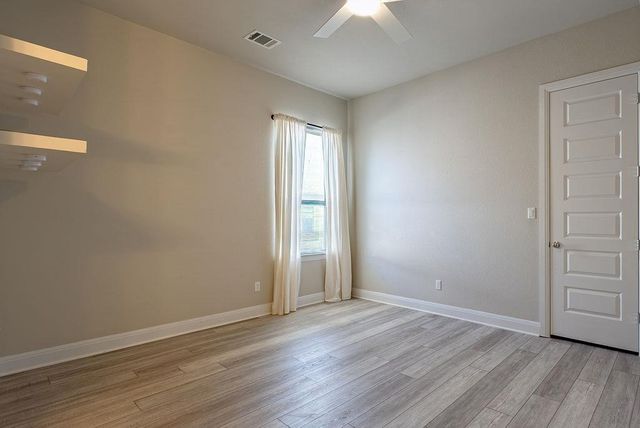 205 Barefoot Park LN, Georgetown, TX 78628