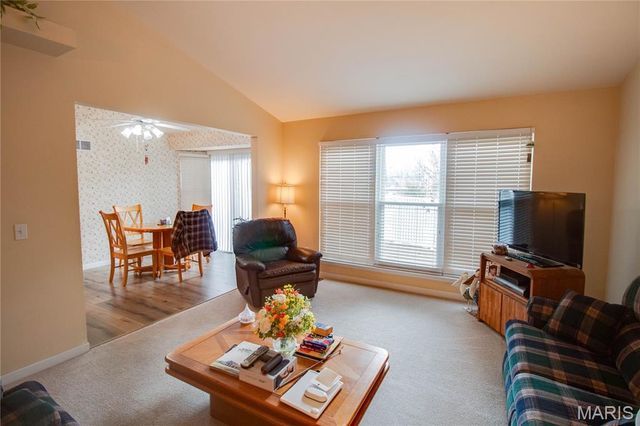 1625 Mont Vista Avenue, Godfrey, IL 62035