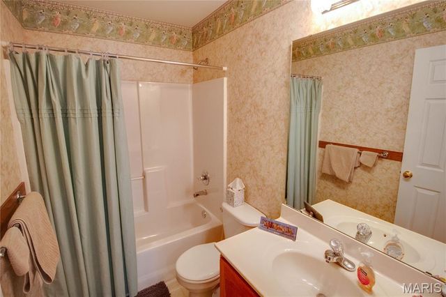 1625 Mont Vista Avenue, Godfrey, IL 62035