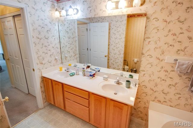 1625 Mont Vista Avenue, Godfrey, IL 62035