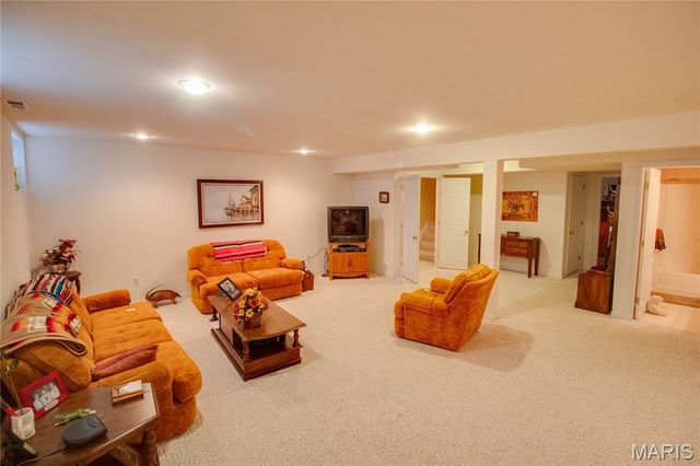 1625 Mont Vista Avenue, Godfrey, IL 62035