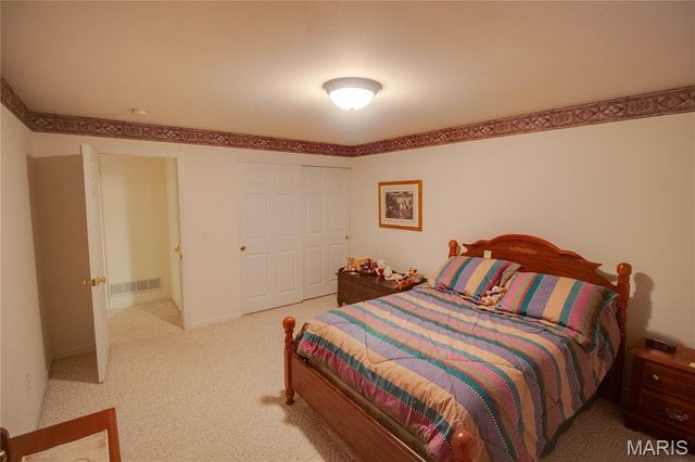 1625 Mont Vista Avenue, Godfrey, IL 62035