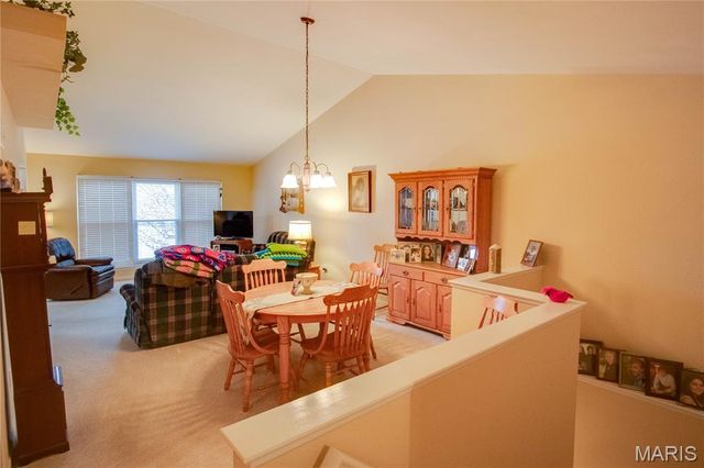 1625 Mont Vista Avenue, Godfrey, IL 62035