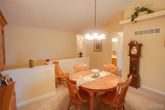 1625 Mont Vista Avenue, Godfrey, IL 62035