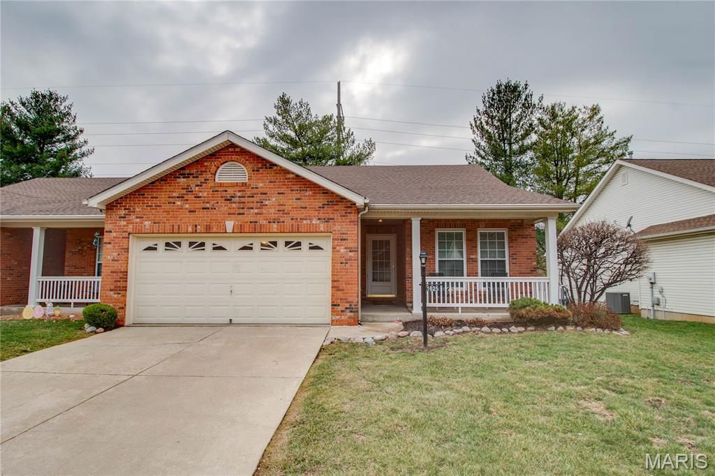 1625 Mont Vista Avenue, Godfrey, IL 62035