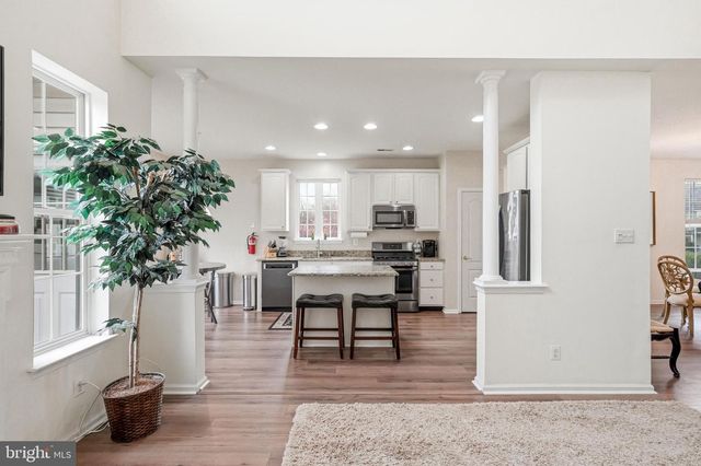 27 COMPASS CIR, Mount Laurel, NJ 08054
