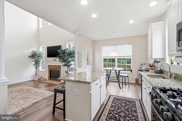 27 COMPASS CIR, Mount Laurel, NJ 08054
