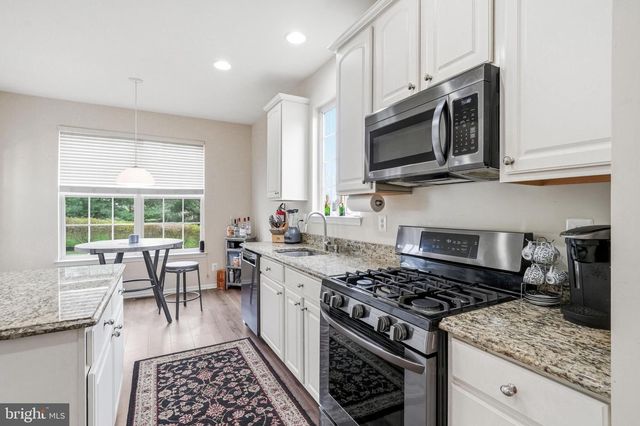 27 COMPASS CIR, Mount Laurel, NJ 08054