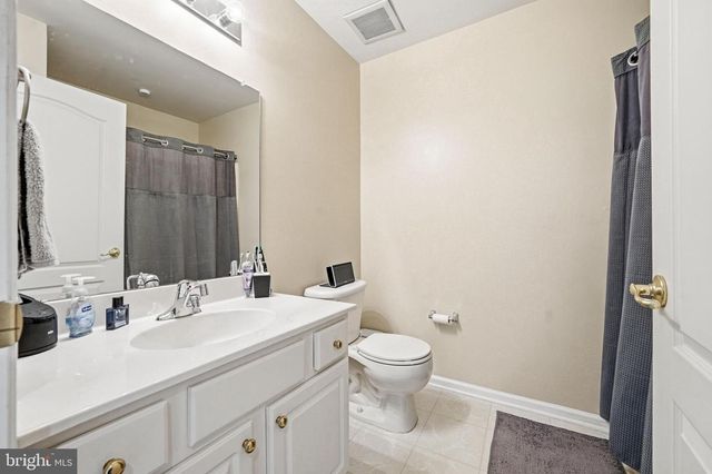 27 COMPASS CIR, Mount Laurel, NJ 08054