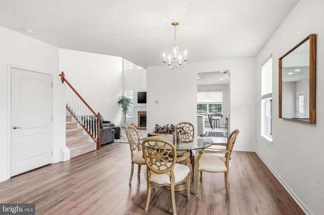 27 COMPASS CIR, Mount Laurel, NJ 08054