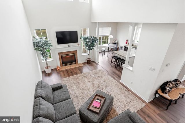 27 COMPASS CIR, Mount Laurel, NJ 08054