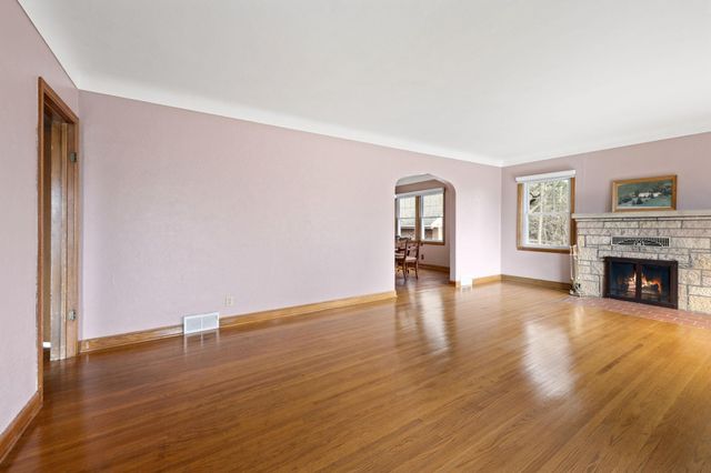 10032 Stillwater Lane N, Lake Elmo, MN 55042