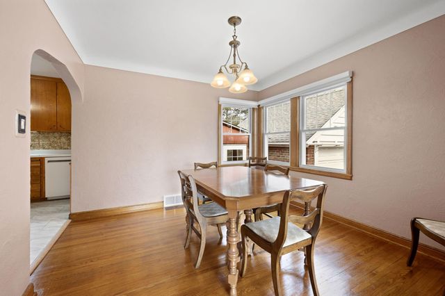 10032 Stillwater Lane N, Lake Elmo, MN 55042