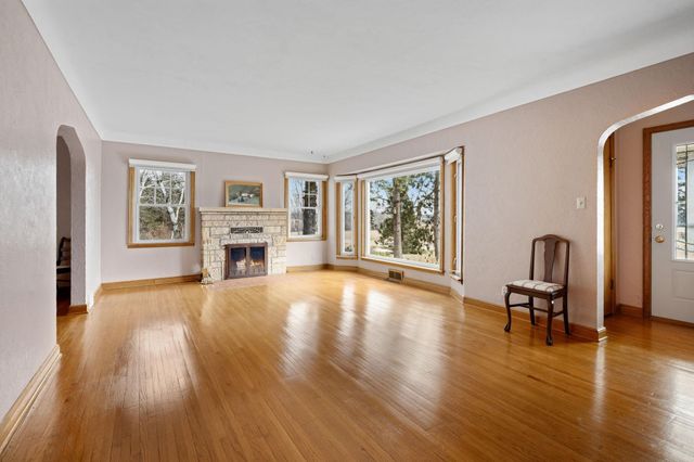 10032 Stillwater Lane N, Lake Elmo, MN 55042