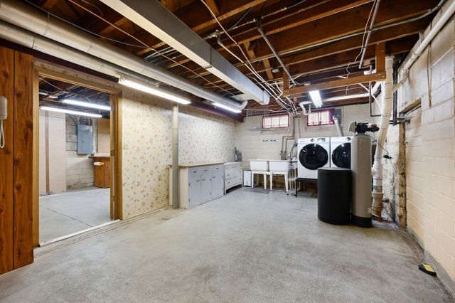 10032 Stillwater Lane N, Lake Elmo, MN 55042