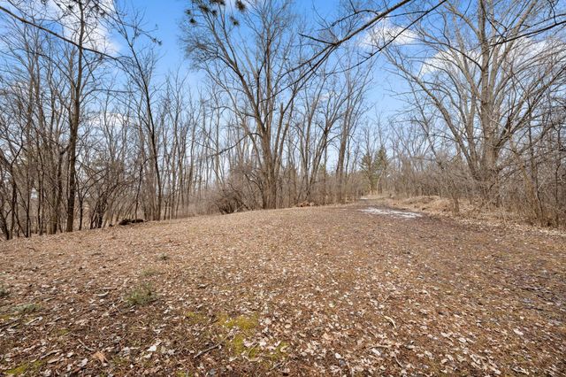 10032 Stillwater Lane N, Lake Elmo, MN 55042