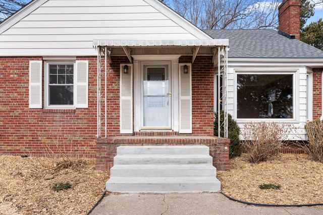 10032 Stillwater Lane N, Lake Elmo, MN 55042