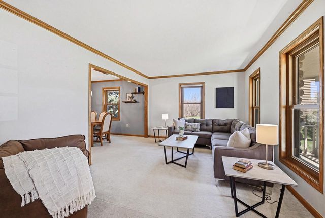 1624 Legend CIRCLE, Waukesha, WI 53189
