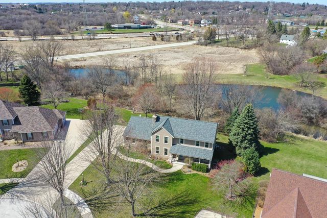 1624 Legend CIRCLE, Waukesha, WI 53189