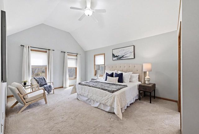 1624 Legend CIRCLE, Waukesha, WI 53189