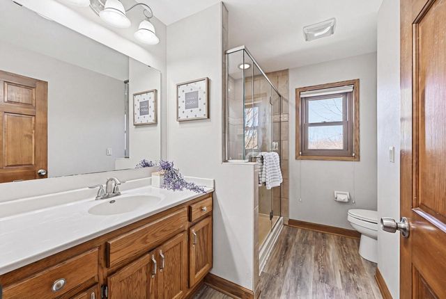 1624 Legend CIRCLE, Waukesha, WI 53189