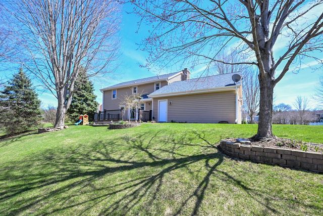 1624 Legend CIRCLE, Waukesha, WI 53189