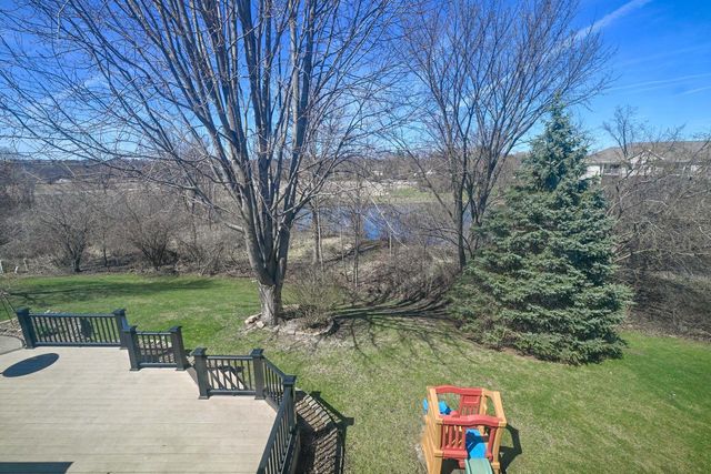 1624 Legend CIRCLE, Waukesha, WI 53189