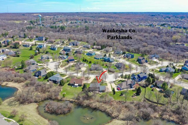 1624 Legend CIRCLE, Waukesha, WI 53189