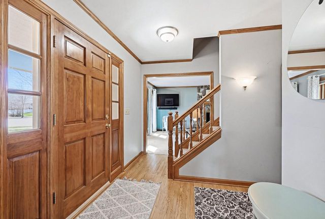 1624 Legend CIRCLE, Waukesha, WI 53189