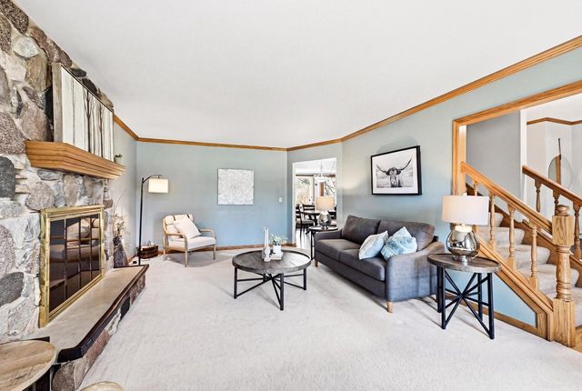 1624 Legend CIRCLE, Waukesha, WI 53189