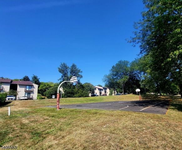 1214 Spruce Hills Dr, Glen Gardner Boro, NJ 08826