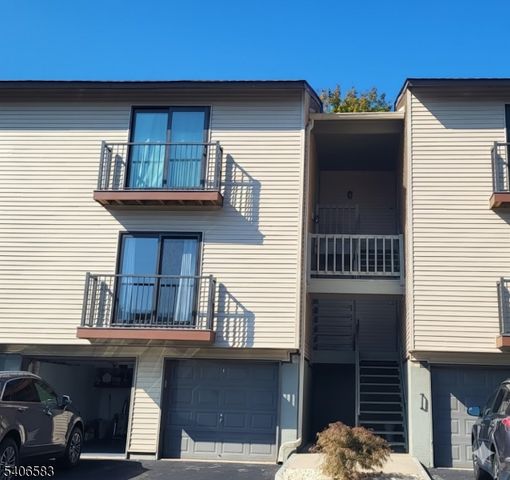 1214 Spruce Hills Dr, Glen Gardner Boro, NJ 08826