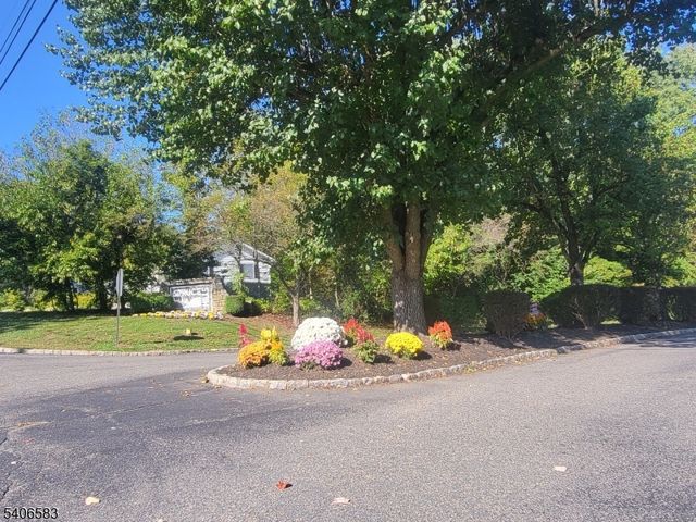 1214 Spruce Hills Dr, Glen Gardner Boro, NJ 08826