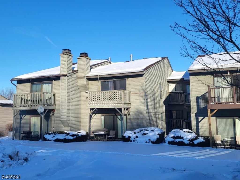 1214 Spruce Hills Dr, Glen Gardner Boro, NJ 08826