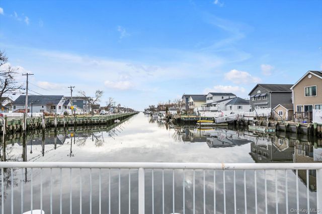 10 Fulton Street E, East Rockaway, NY 11518