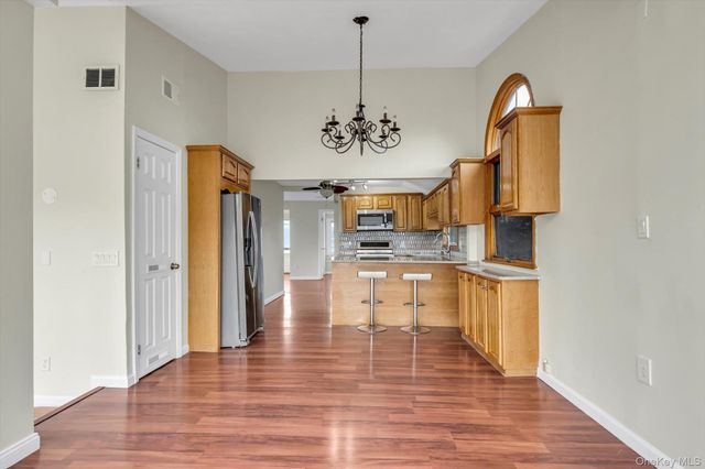 10 Fulton Street E, East Rockaway, NY 11518