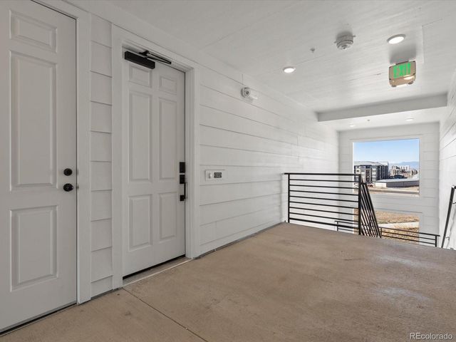 6153 N Ceylon Street 302, Denver, CO 80239