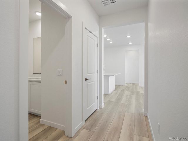 6153 N Ceylon Street 302, Denver, CO 80239