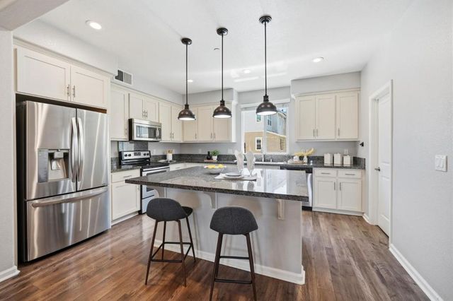 176 E Main Avenue, Morgan Hill, CA 95037