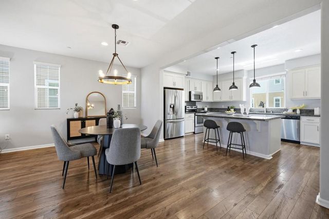 176 E Main Avenue, Morgan Hill, CA 95037