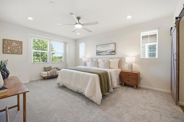 176 E Main Avenue, Morgan Hill, CA 95037