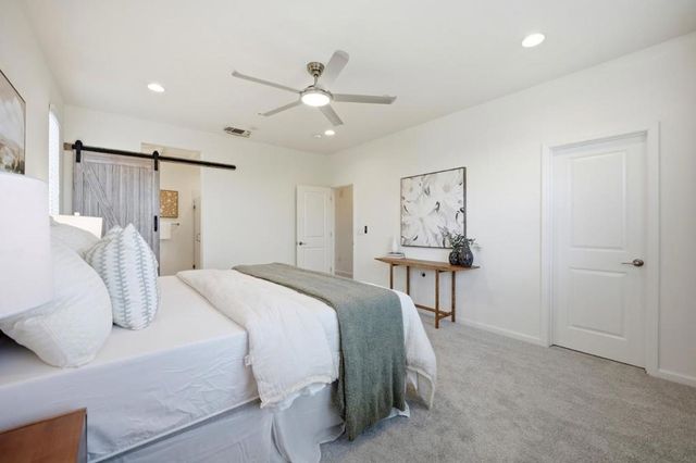 176 E Main Avenue, Morgan Hill, CA 95037